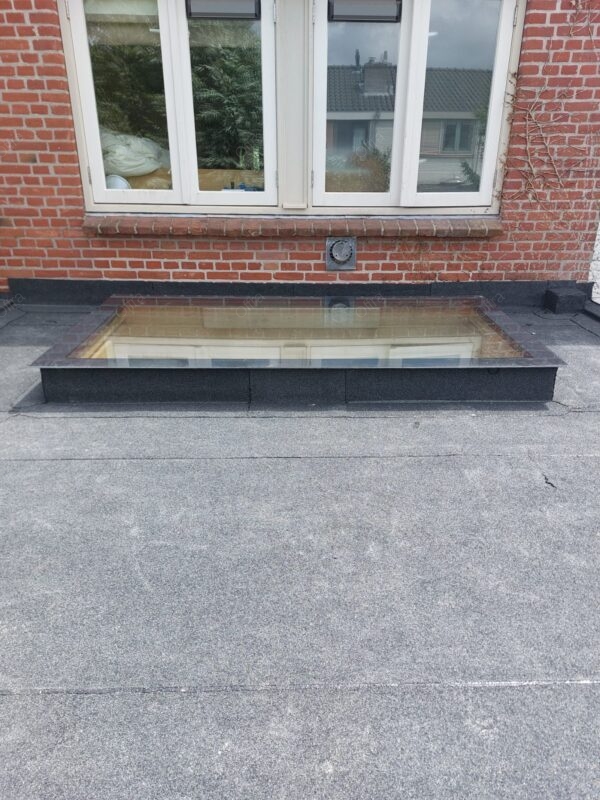 Aanbouw met raam als dakkoepel