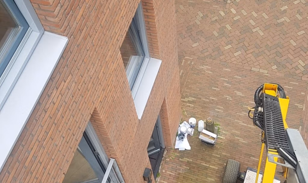 kozijnen schilderen kantoorpand