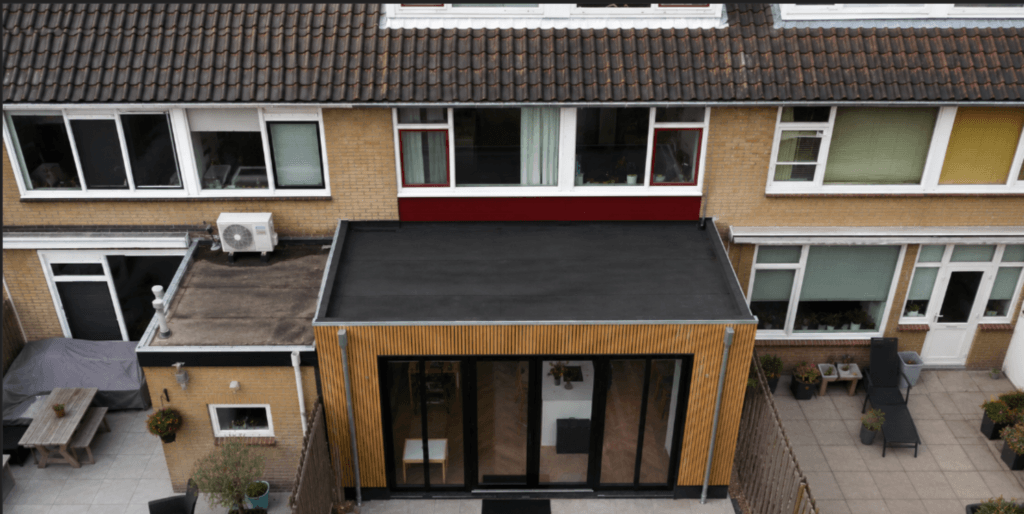 Dronefoto van aanbouw in Pijnacker