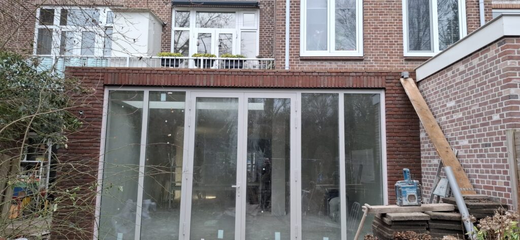 Uitbouw in Amsterdam bijna afgewerkt en opgeleverd