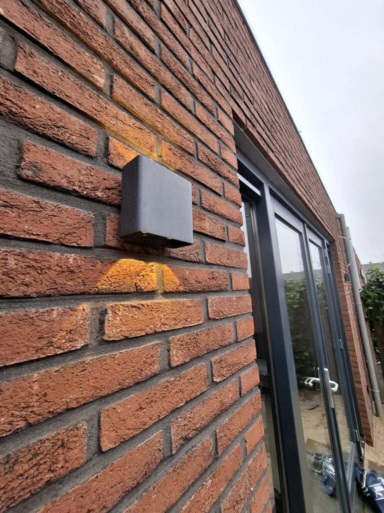 Zijkant aanbouw Zwijndrecht